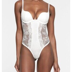 SKIMS Kim Kardashian Ultra Fine Lace marble White NWT medium